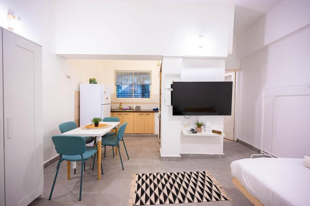 Studio Apartment In Ben Yehuda Cozy And Convinent تل أبيب المظهر الخارجي الصورة