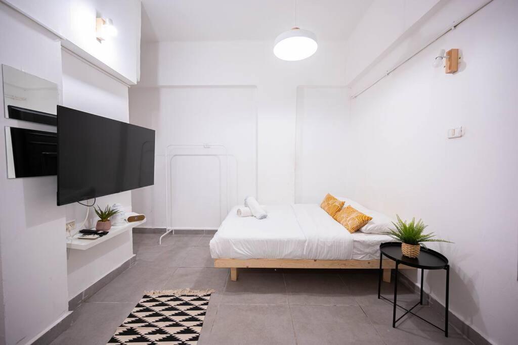Studio Apartment In Ben Yehuda Cozy And Convinent تل أبيب المظهر الخارجي الصورة