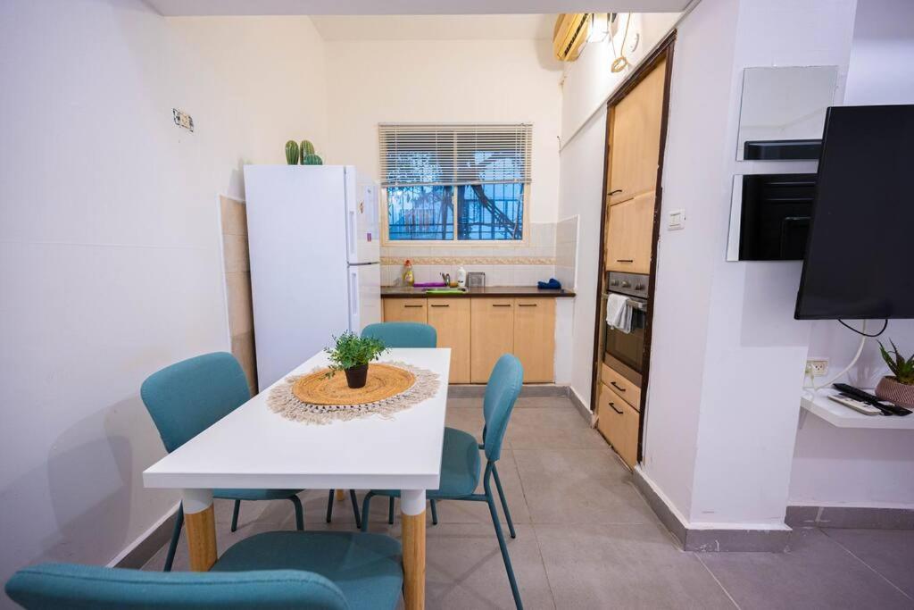 Studio Apartment In Ben Yehuda Cozy And Convinent تل أبيب المظهر الخارجي الصورة